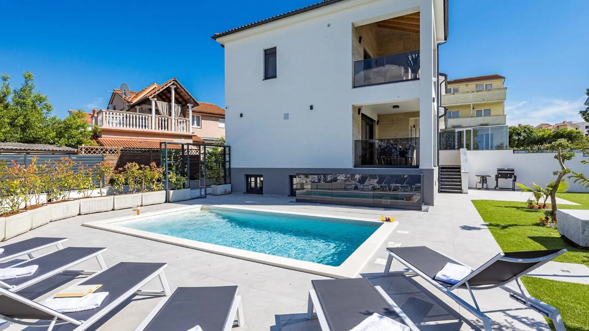 Beautiful Villa In Stinjan Near The Beach